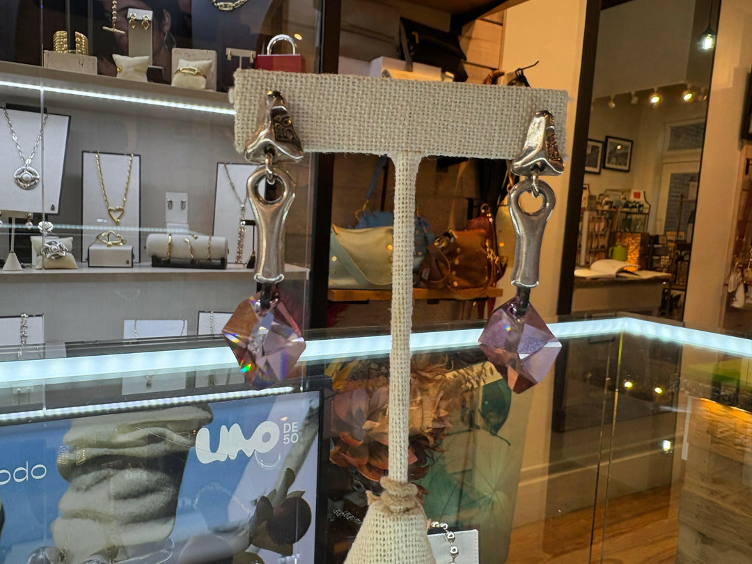 UNOde50 Jealous Earrings | Artisans.