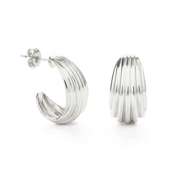 Vintage Ribbed Shell Hoop Earrings | Artisans.